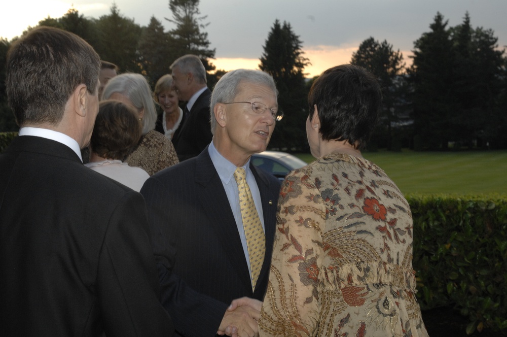 SACEUR hosts dinner for the NMRs'