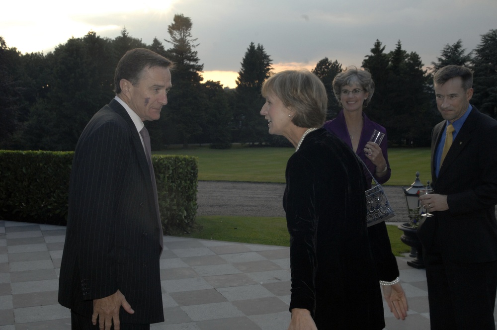 SACEUR hosts dinner for the NMRs'