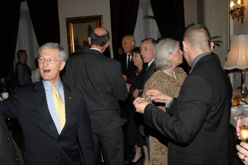 SACEUR hosts dinner for the NMRs'
