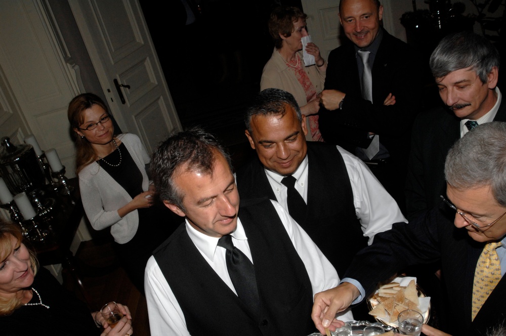 SACEUR hosts dinner for the NMRs'