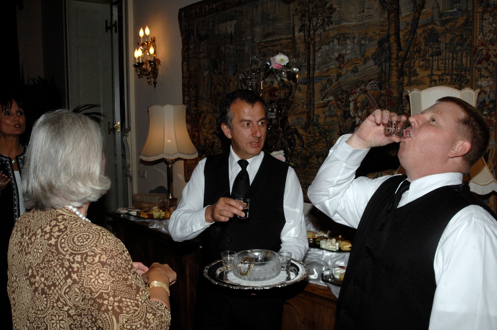SACEUR hosts dinner for the NMRs'