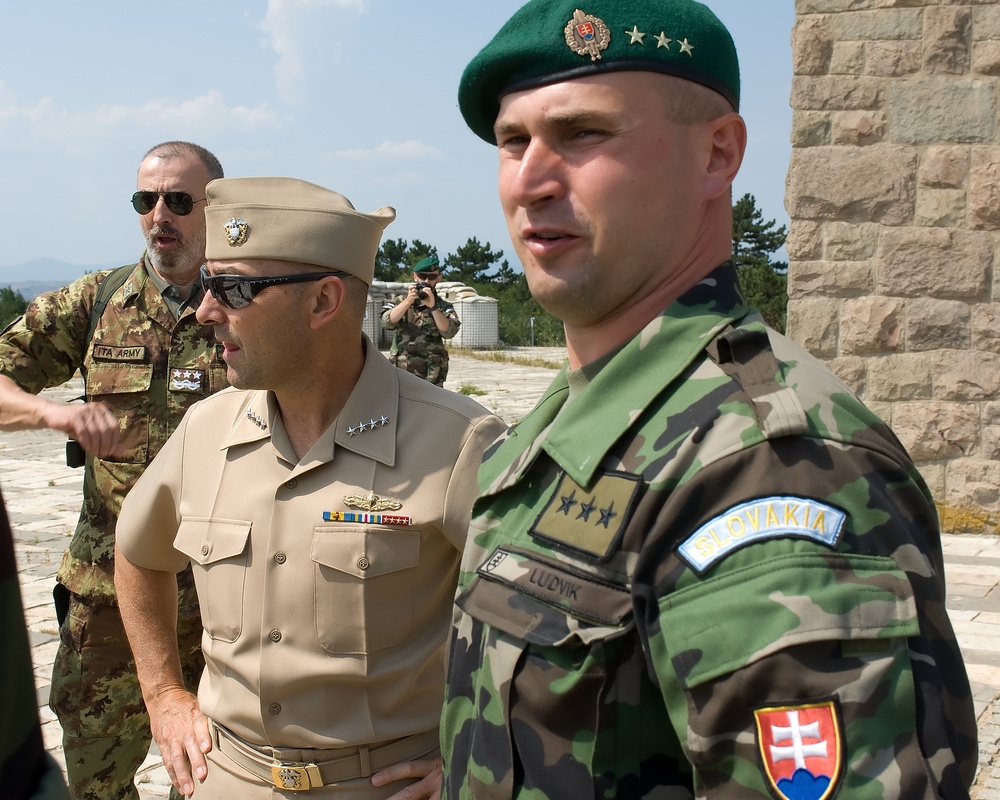 New SACEUR makes first visit to Kosovo