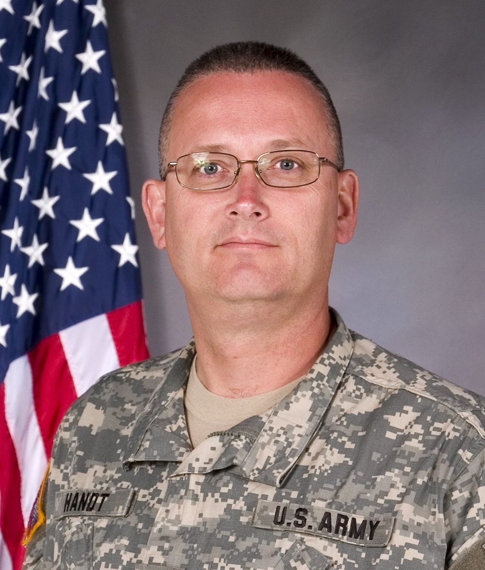 Army Guard unit welcomes new commander