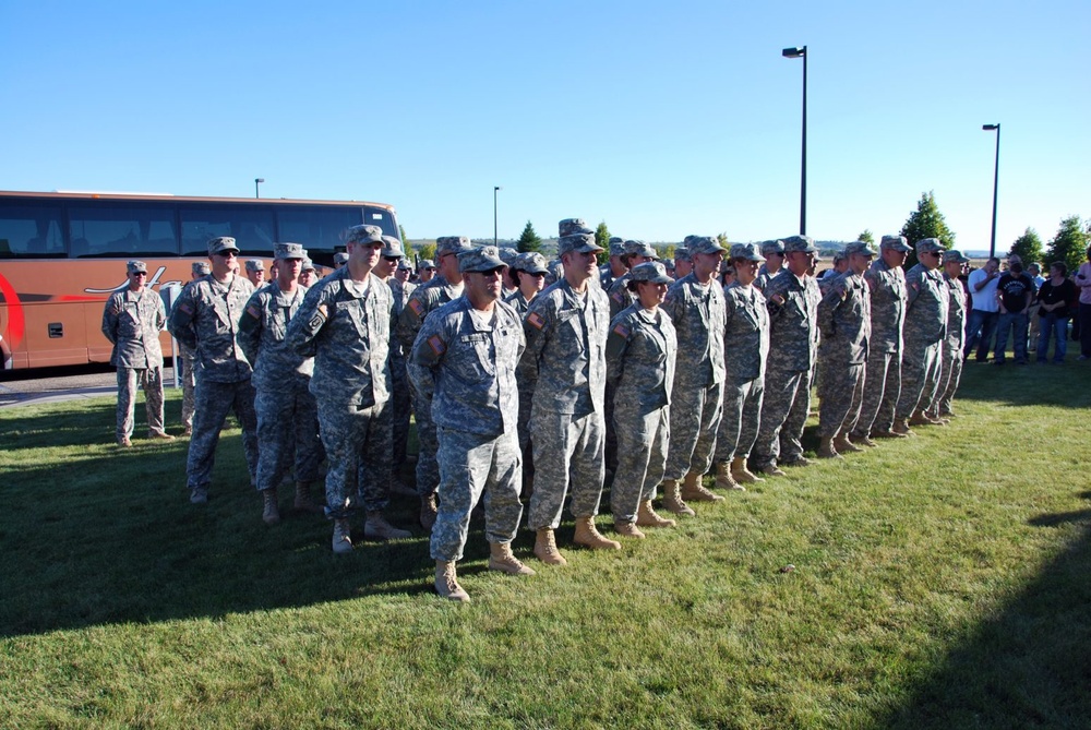Community sends off Guardsmen deploying to Kosovo
