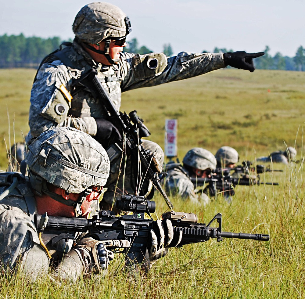Guard soldiers conduct live fire training
