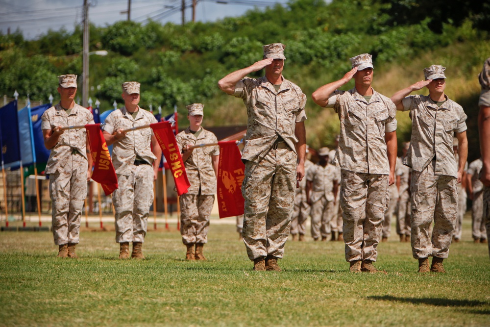 DVIDS - Images - HQSVCBN/MARFORPAC change of command [Image 6 of 26]