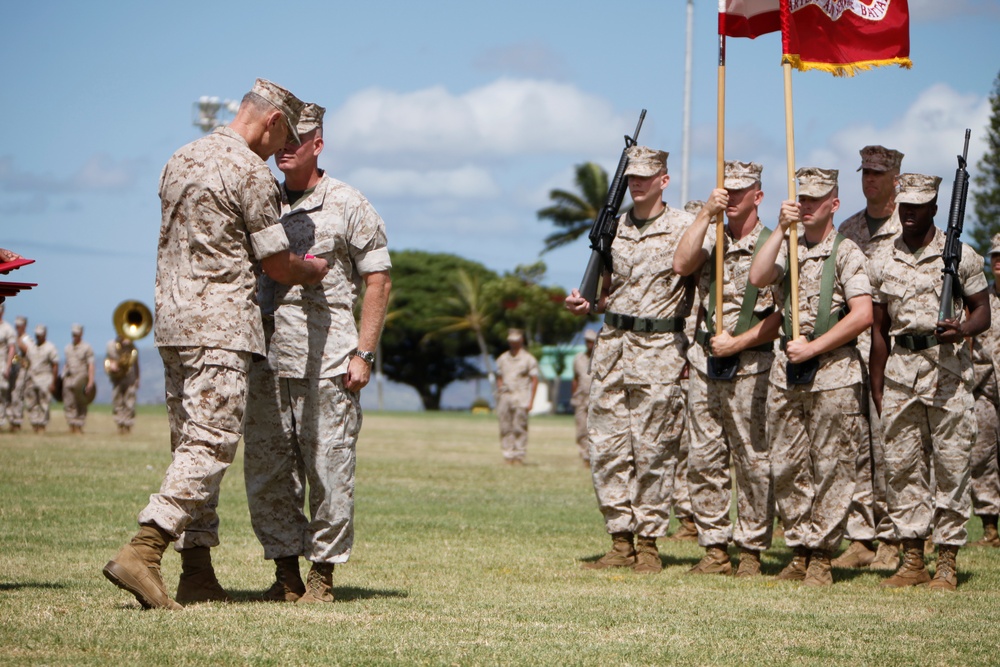 HQSVCBN/MARFORPAC change of command