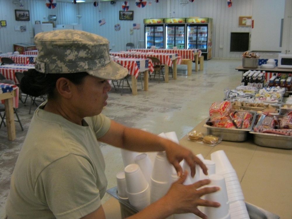 ‘Warhorse’ gets lean; Army cooks replace contractors