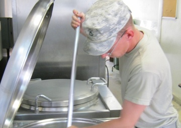 ‘Warhorse’ gets lean; Army cooks replace contractors