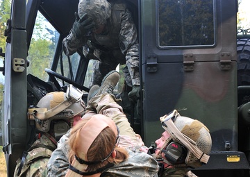 212th Rescue Squadron and 509th Infantry Regiment (Airborne) train with each other