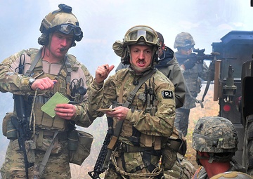 212th Rescue Squadron and 509th Infantry Regiment (Airborne) train with each other