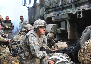 212th Rescue Squadron and 509th Infantry Regiment (Airborne) train with each other