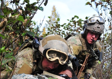 212th Rescue Squadron and 509th Infantry Regiment (Airborne) train with each other