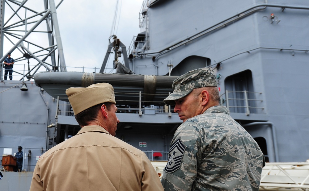 USS Vicksburg makes port in downtown Charleston