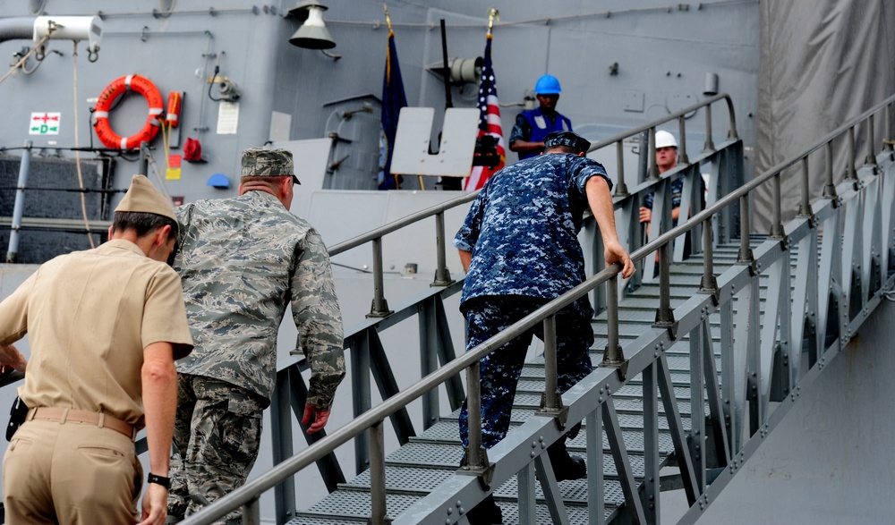 USS Vicksburg makes port in downtown Charleston