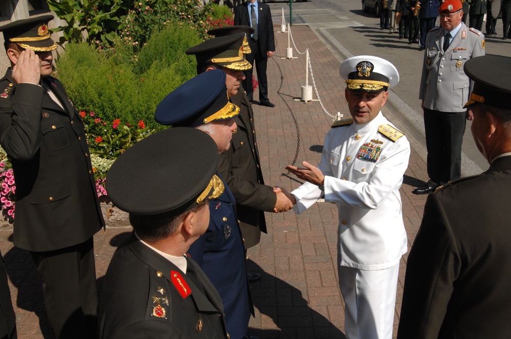 Turkey's chief of defense visits SHAPE HQ,