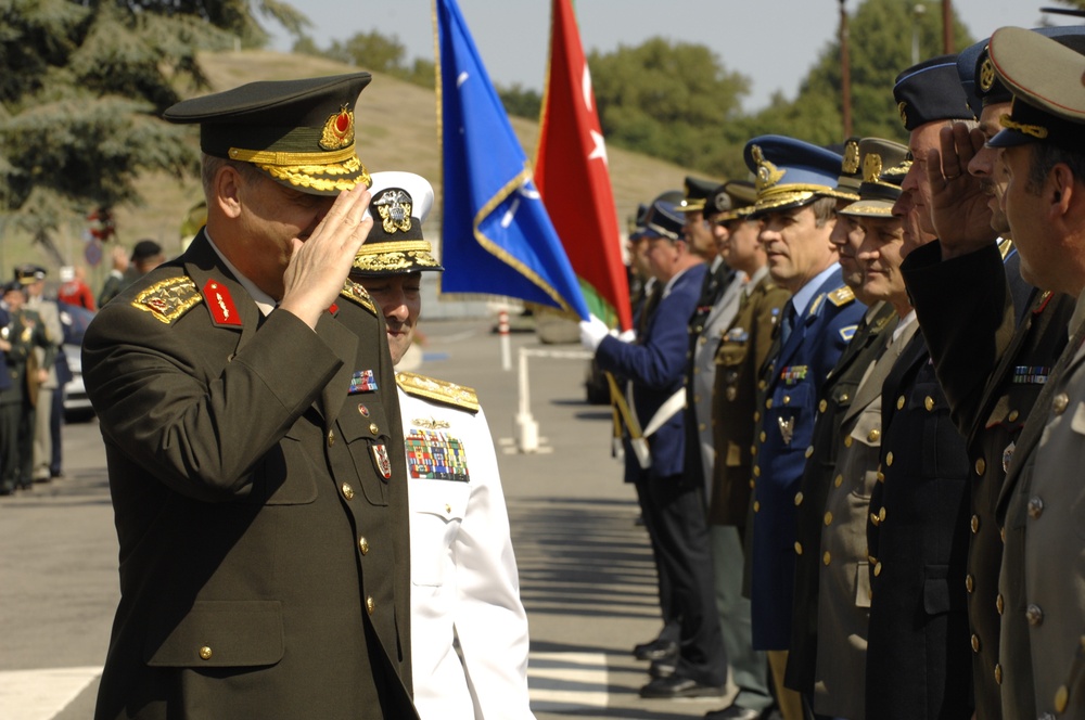 Turkey's chief of defense visits SHAPE HQ