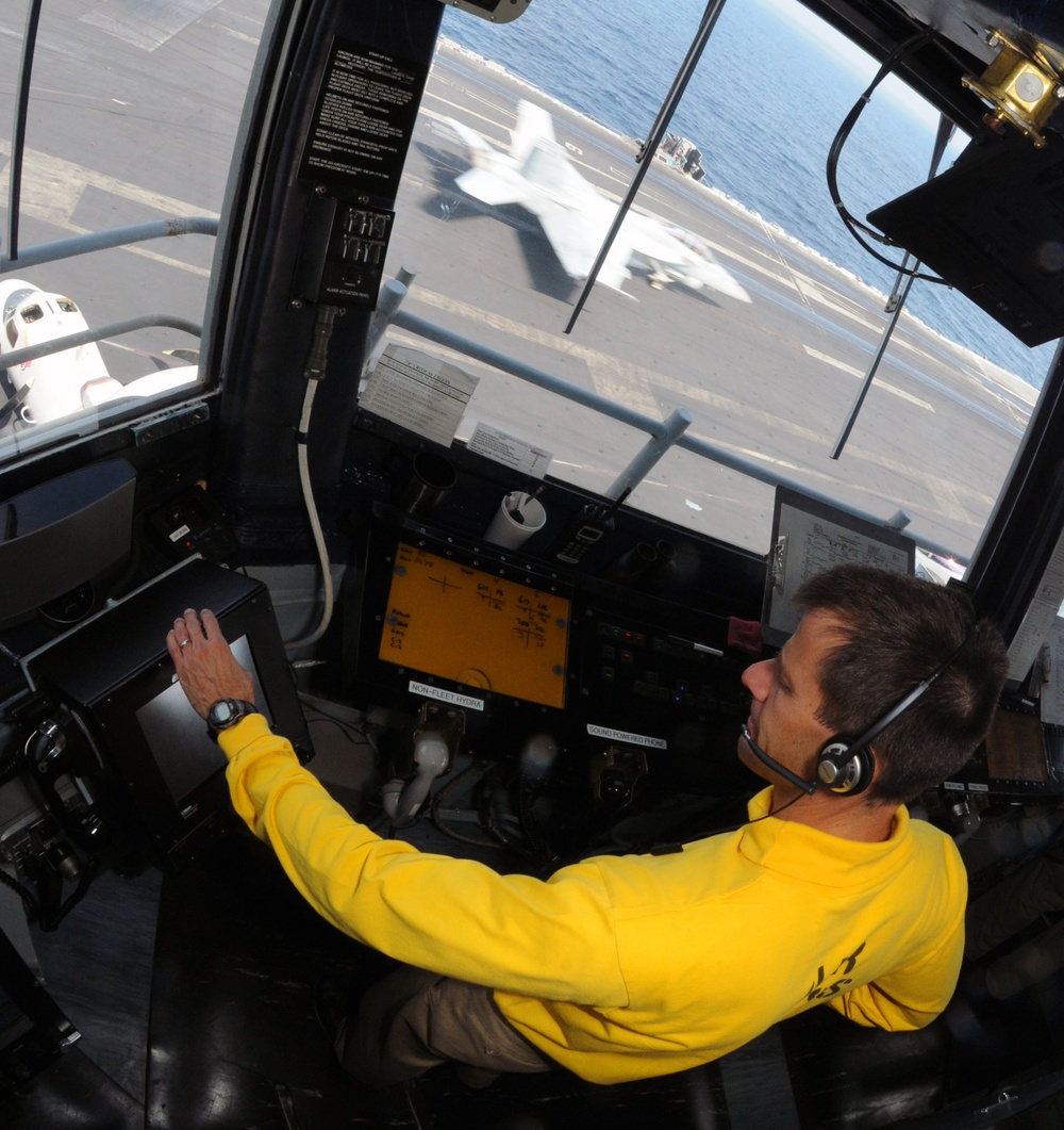 USS George H.W. Bush primary flight control