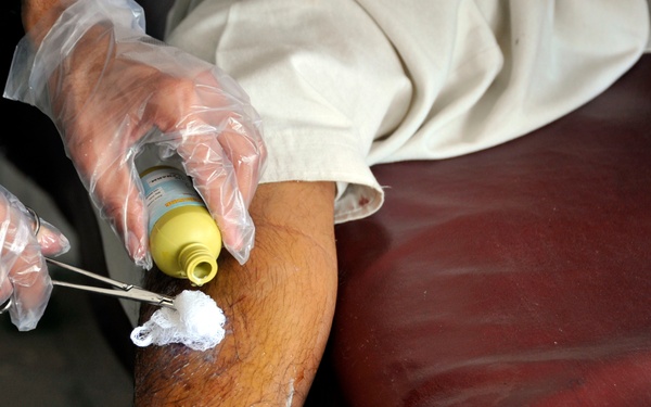 Free clinic treats wounds and educates locals