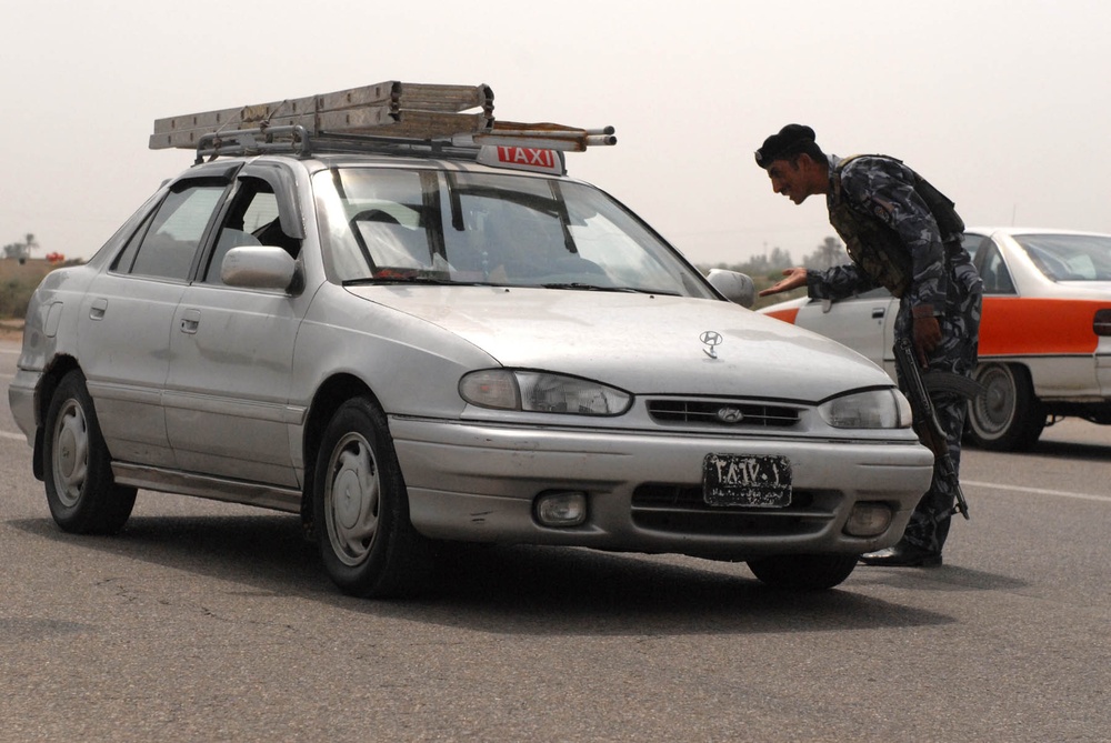 US Forces clear roads for drawdown