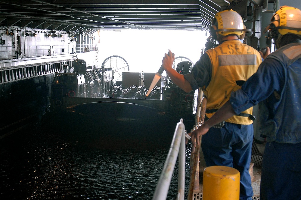 DVIDS - Images - USS Whidbey Island action [Image 9 of 9]