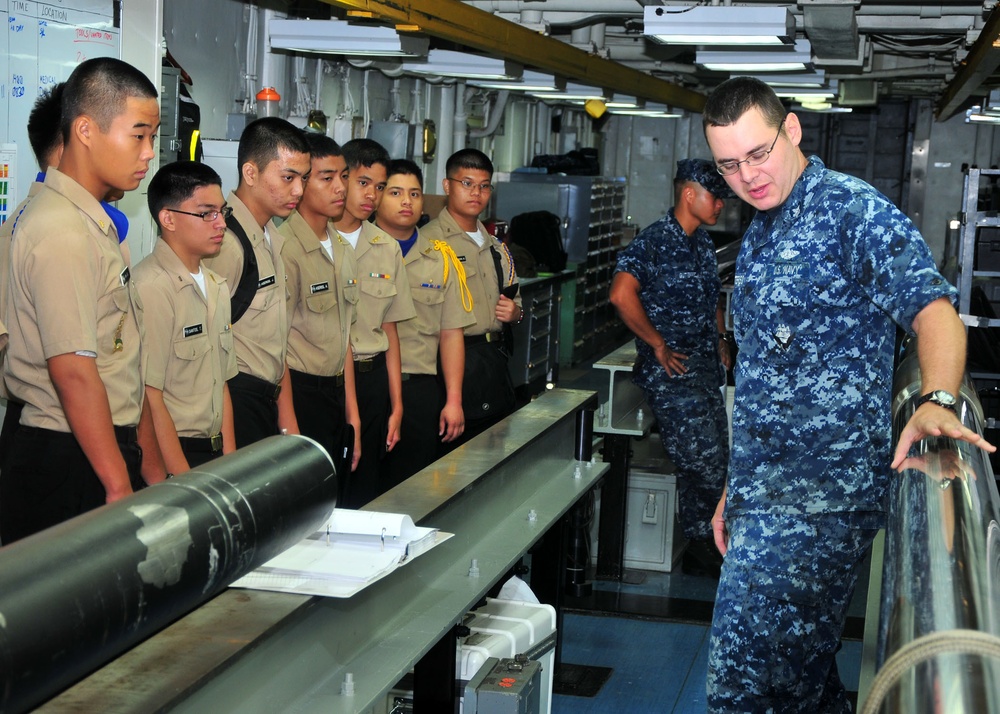 Junior ROTC cadets tour USS Frank Cable