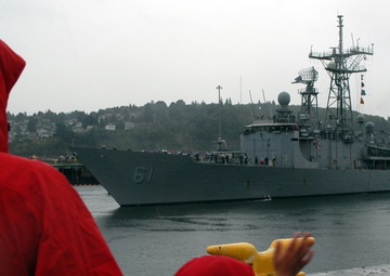 USS Ingraham departs Naval Station Everett