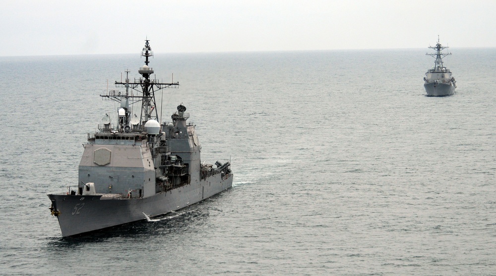 USS Bunker Hill transits the Pacific Ocean