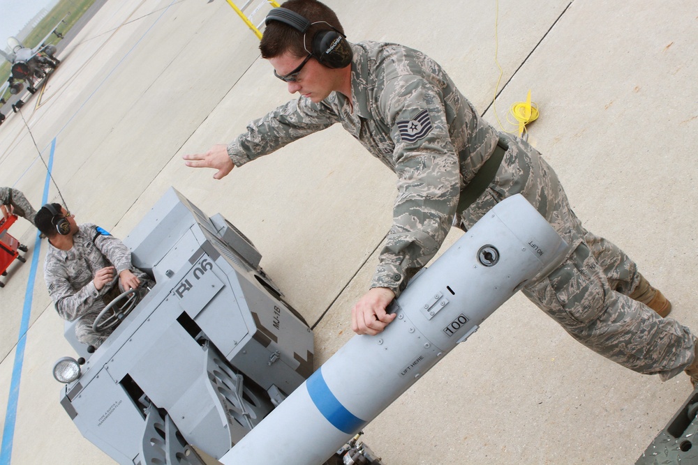 Load crew competition going strong after 30 years