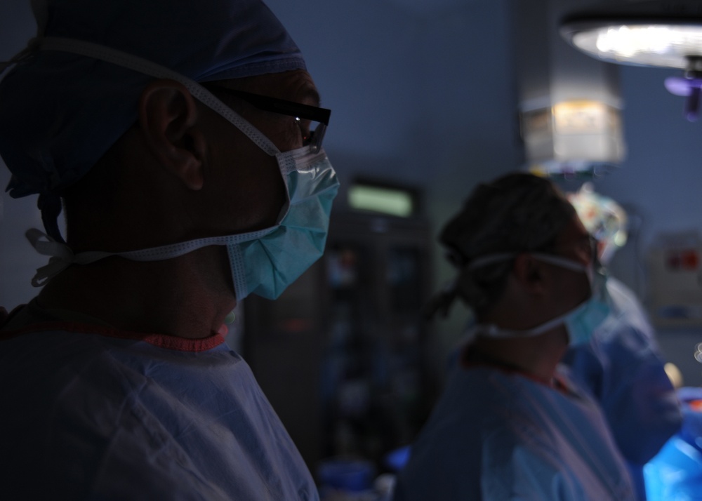 Surgical team repairs wounded warriors