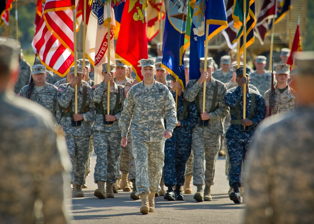 Fort Leonard Wood gives heartfelt farewell, welcomes new commanding general