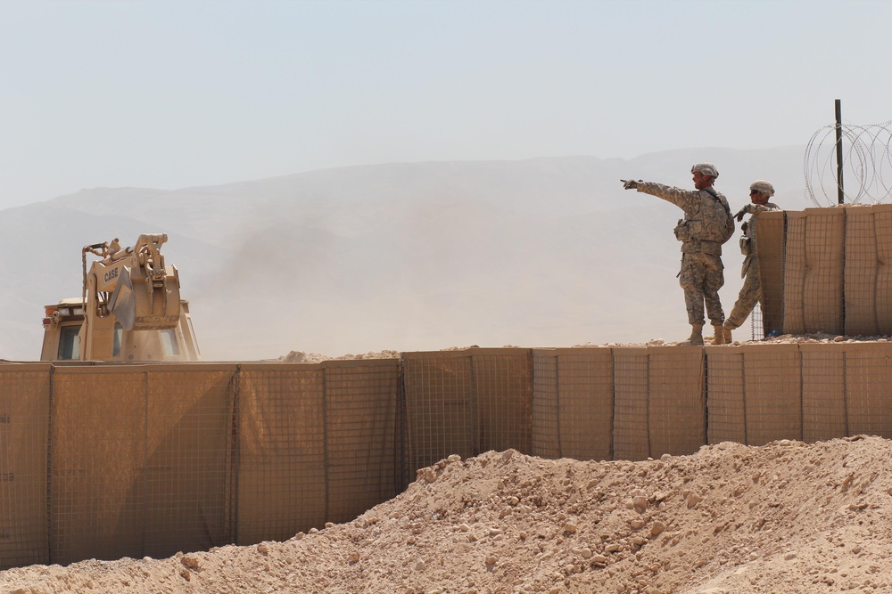 TF Roughneck constructs walls around LZ