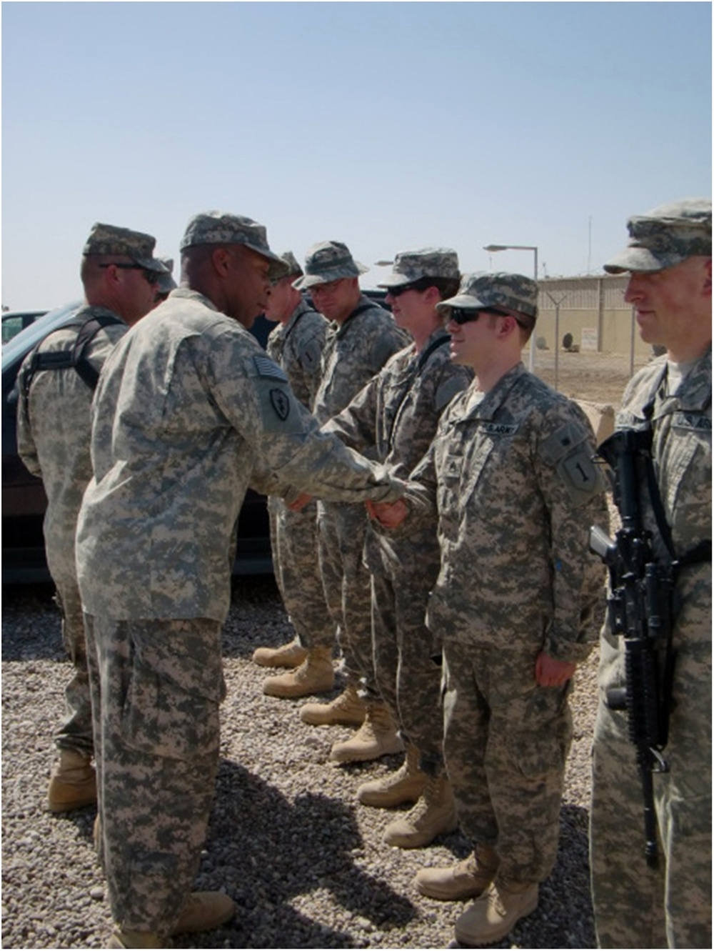 ‘Griffin’ Battalion soldiers recognized by 25th Infantry Division intelligence chief, sergeant major