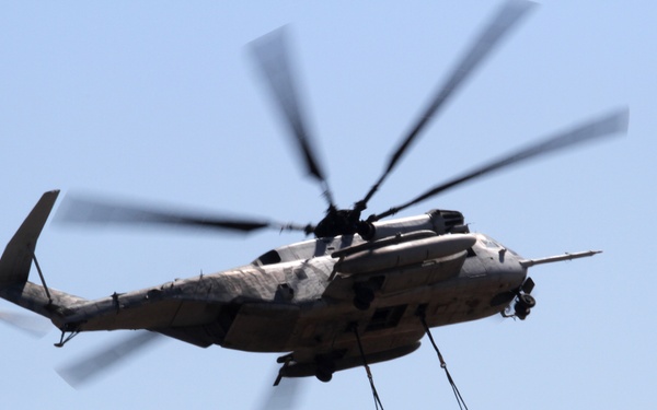 Crowds line up for air show