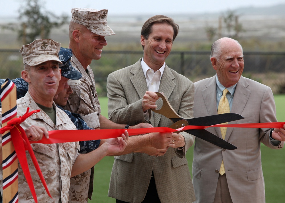 Ribbon cutting opens new Marine barracks
