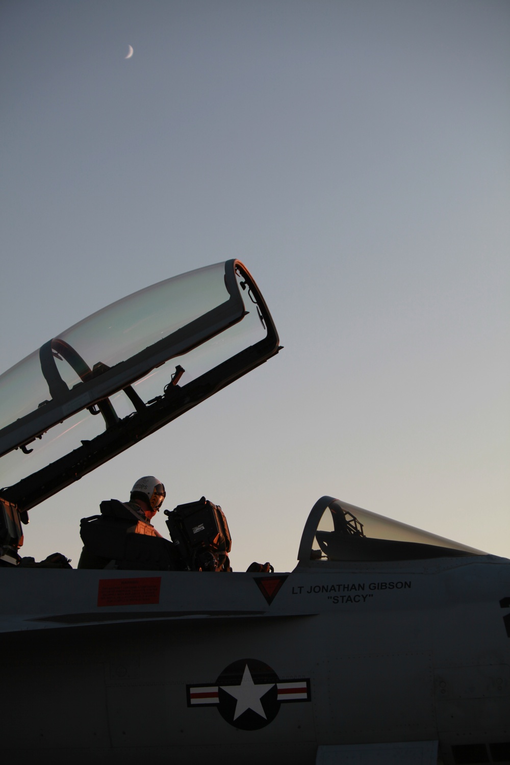 Air show guests get hands-on with displays Air show guests get hands-on with displays