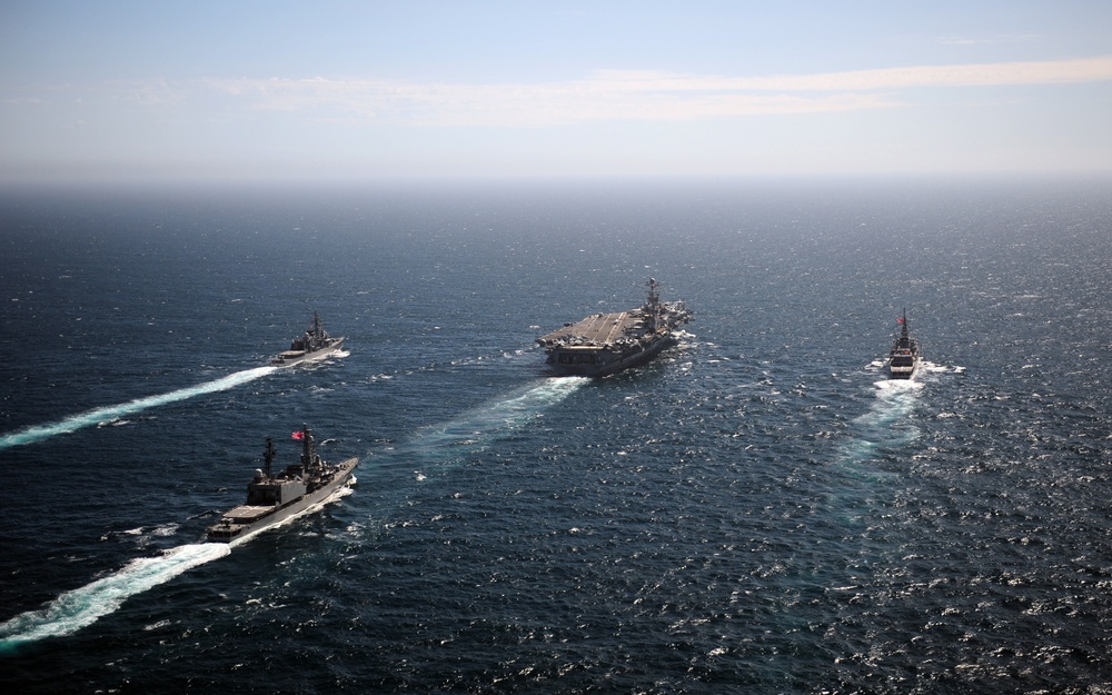 USS Abraham Lincoln action