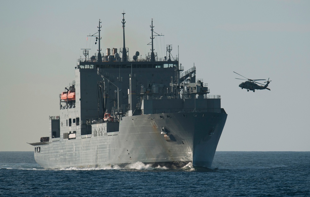 HH-60H Sea Hawk lands aboard USNS Bridge