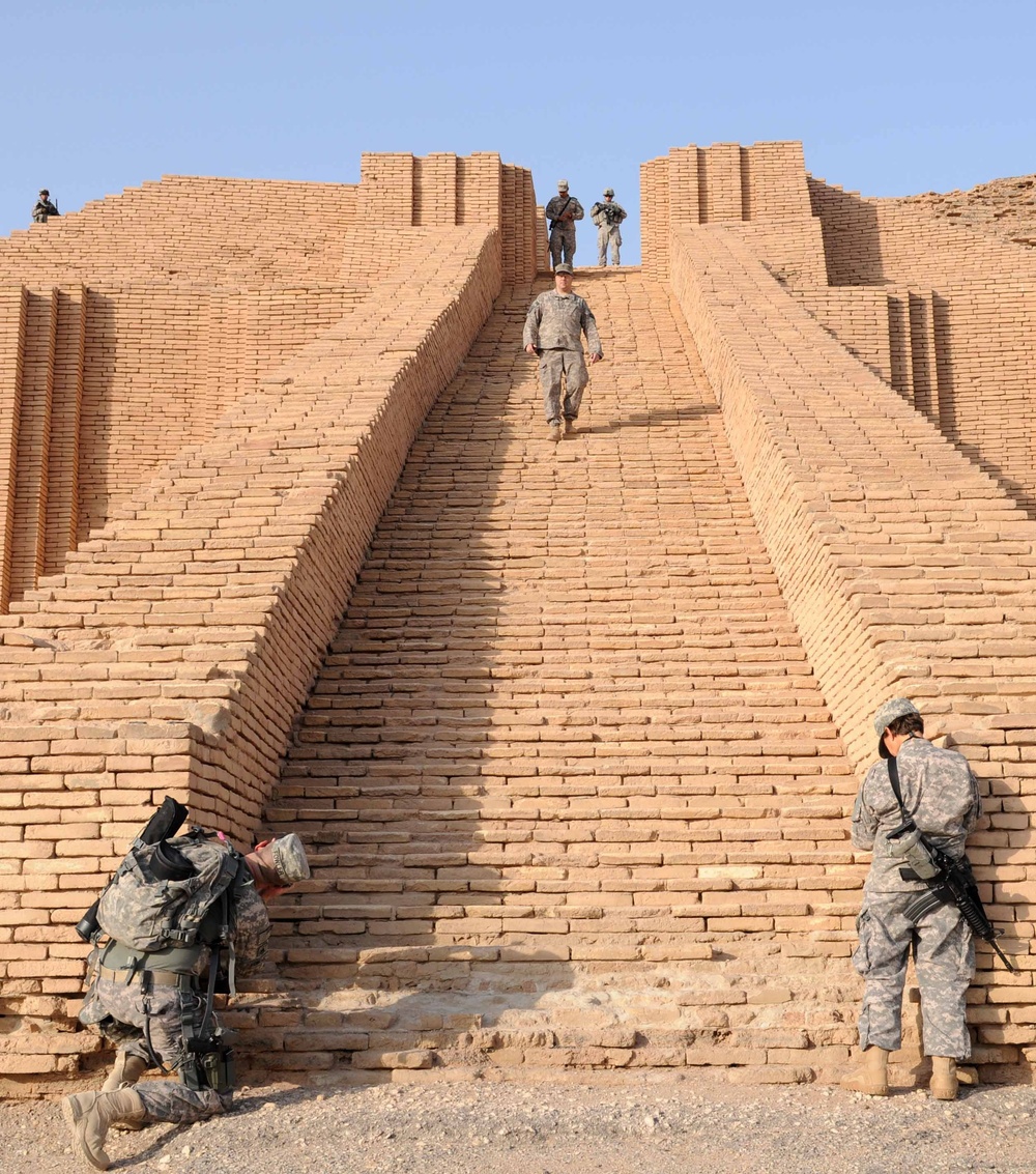 Dvids News Mad Adders On The Ziggurat Army Public Affairs Visits Iraqs Oldest Historical Site 0752