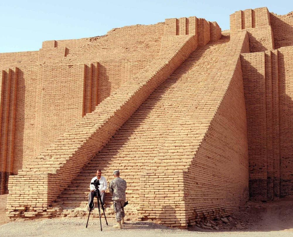 Mad Adders on the Ziggurat: Army public affairs visits Iraq’s oldest historical site
