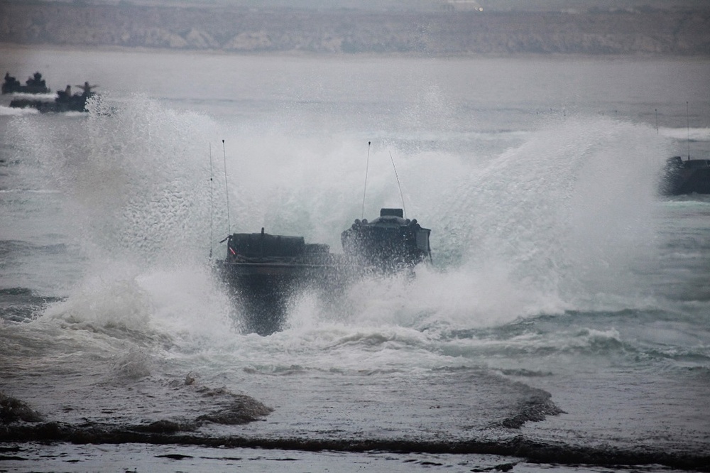 Marines strengthen amphibious capabilities during Exercise Dawn Blitz
