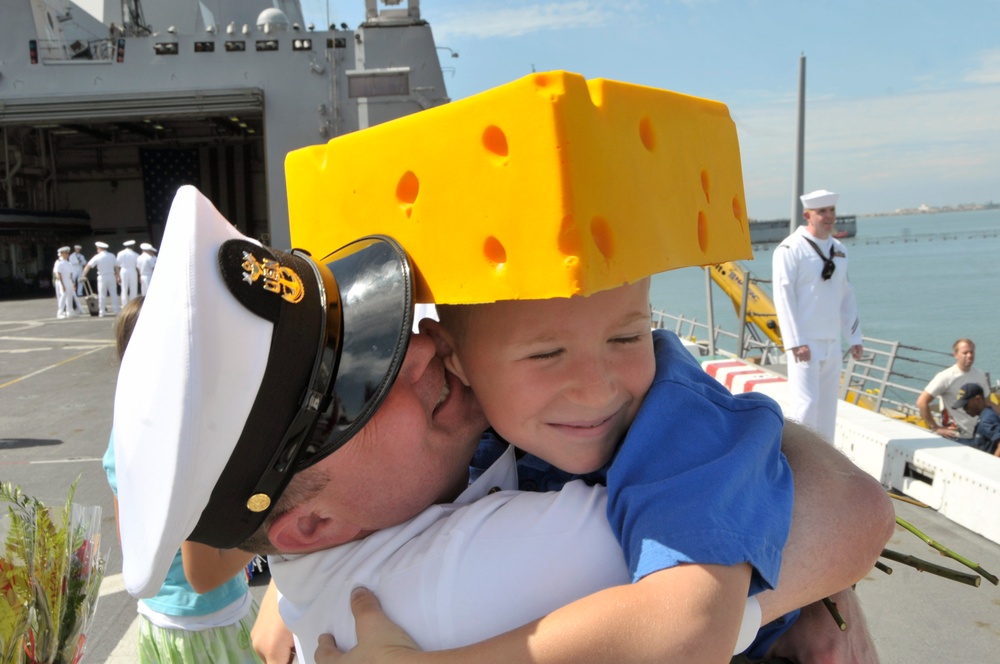 USS Green Bay arrives in San Diego