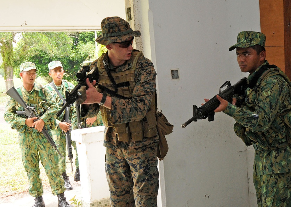 Combined training for CARAT Brunei 2011