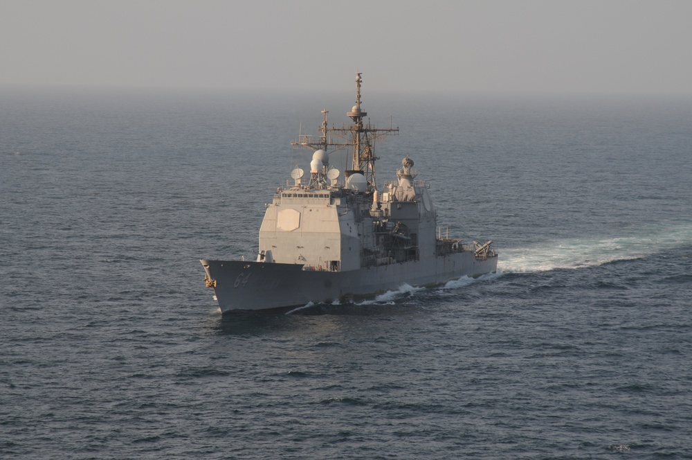 USS Gettysburg transits Arabian Sea