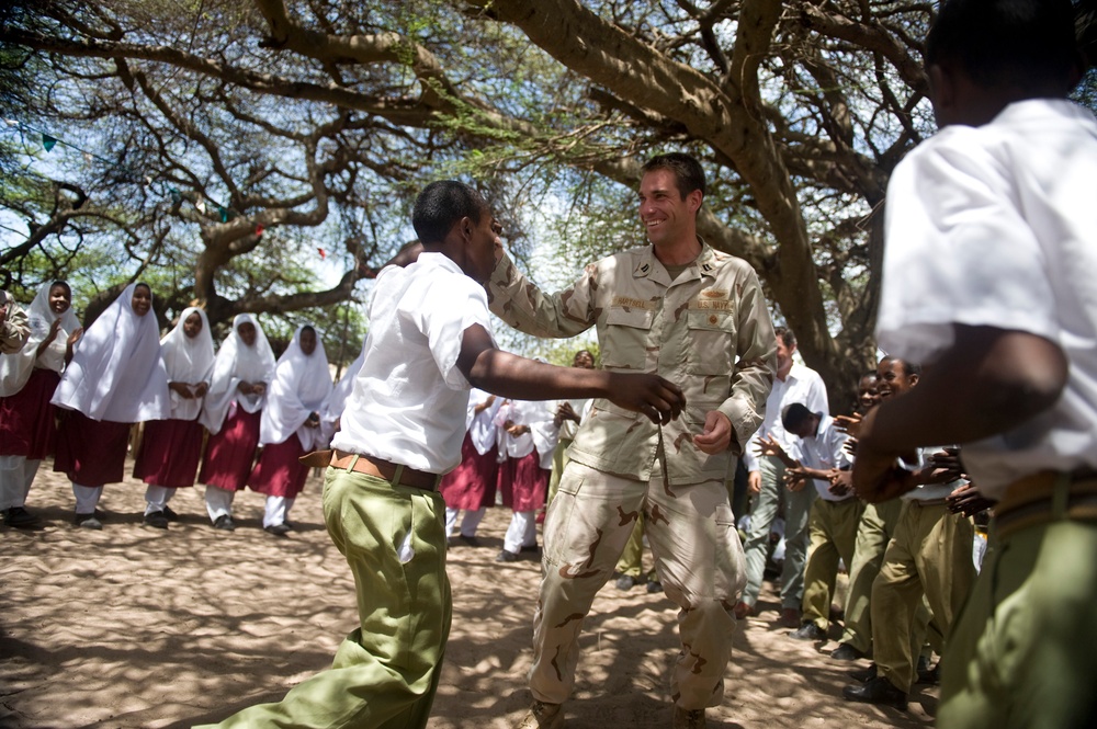 Kenya, US build, dedicate school