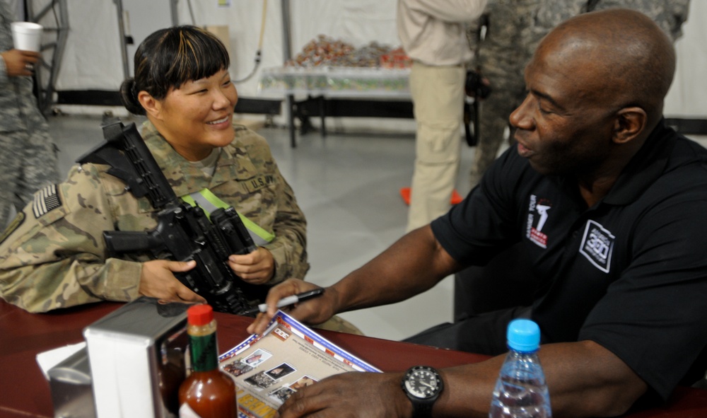 Former Rangers visit Deeds soldiers