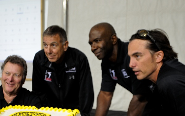 Former Rangers visit Deeds soldiers