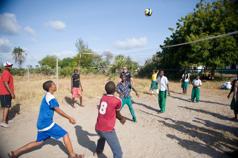 CJTF-HOA members visit Kenyan school