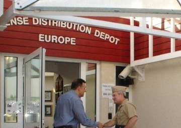 Relationships key in DLA Troop Support commander’s European trip