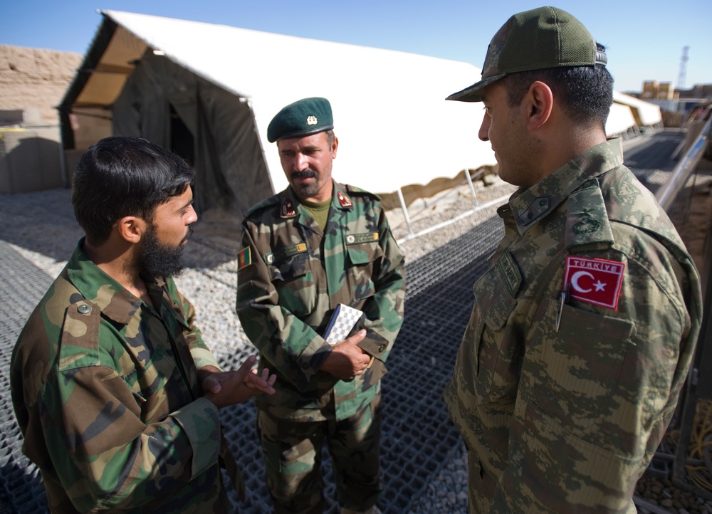 SACEUR visits troops in Afghanistan